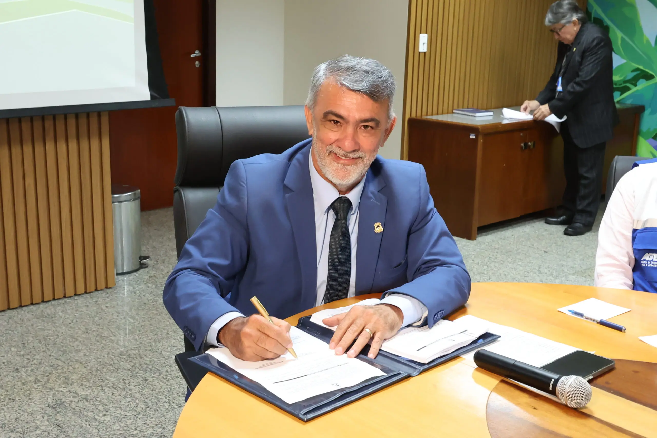 Amélio Cayres leva melhorias para infraestrutura e administração  para cidades do Tocantins - Foto: Clayton Cristus