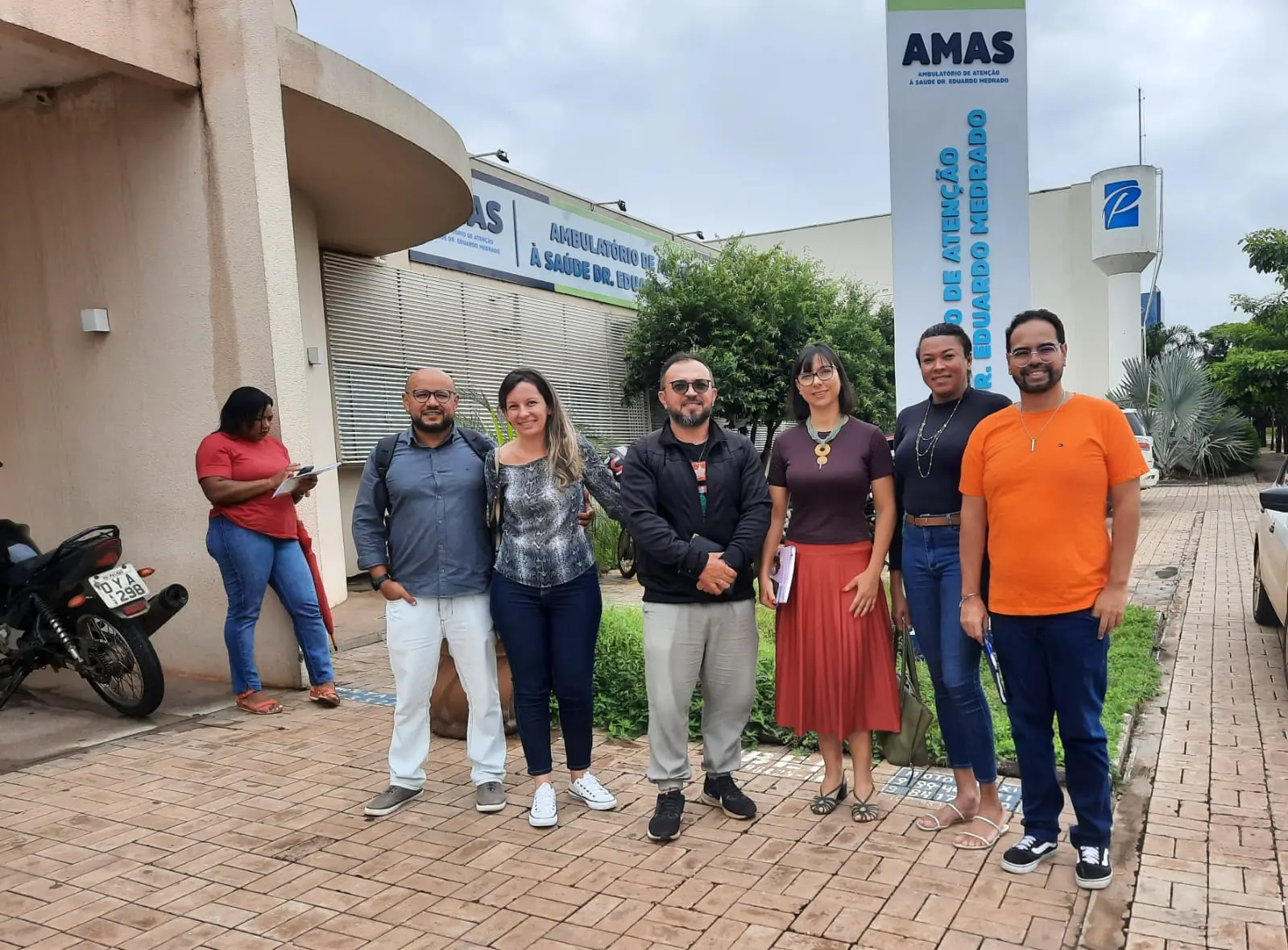 Em visita a ambulatório municipal, gestores e sociedade civil discutem melhorias na saúde para a população trans no Tocantins