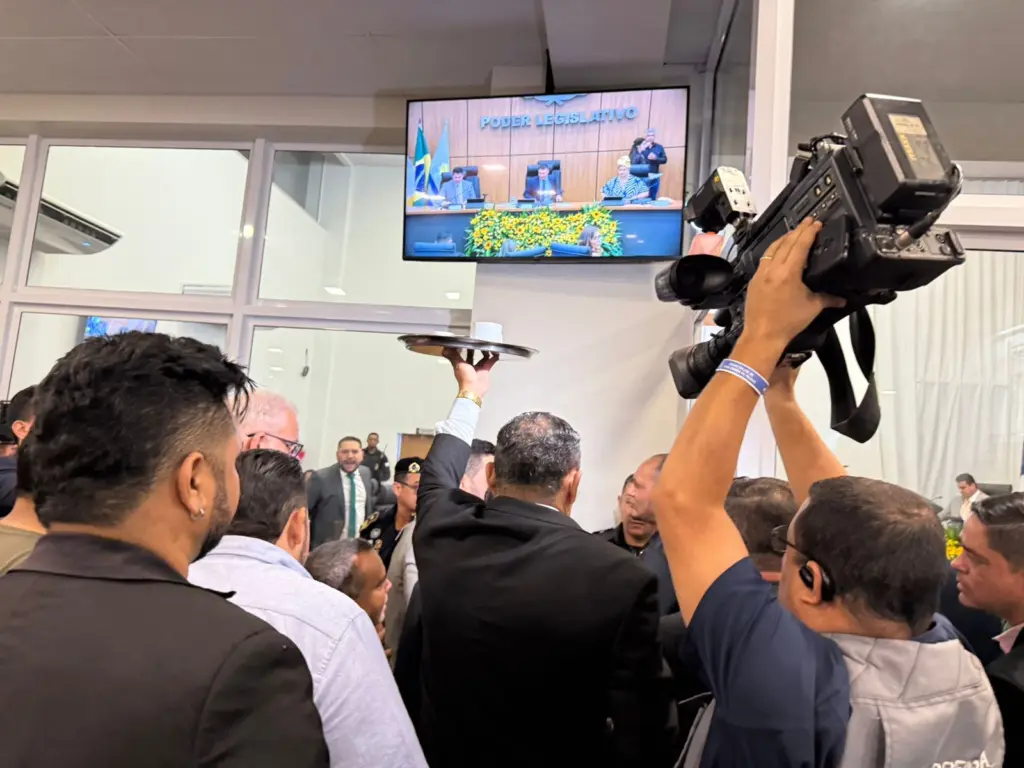 Bate-boca, discussão e 1ª sessão com tumulto: Eleição para presidência acontece em meio a tensão e Folha tenta impugnar chapa de Marilon