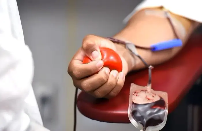 Entenda por que é importante doar sangue também nas férias