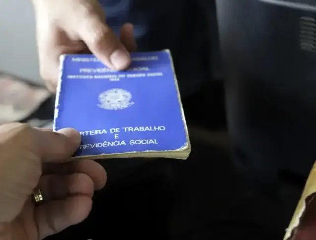 Contratações dos pequenos negócios em outubro alcançam quase 8 em cada dez vagas abertas no mercado