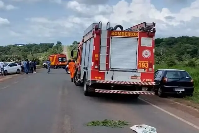 Jovem morre e outros quatro ficam feridos após acidente entre carro e caminhonete na TO-222