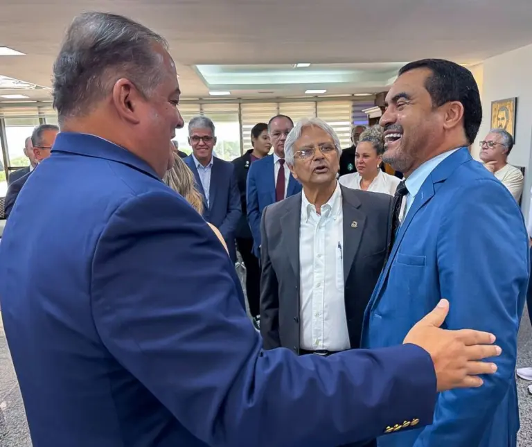 Ao lado do governador, senador Eduardo Gomes participa do I Fórum de Mineração do Tocantins e reafirma seu apoio ao setor