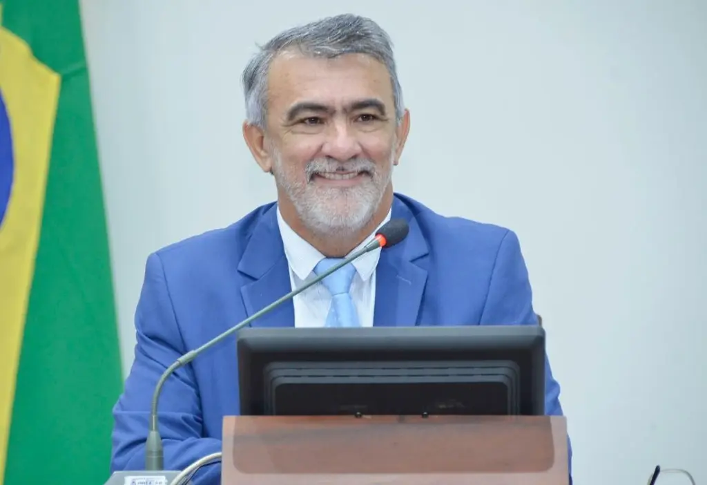 Com apoio do governador e ampla maioria dos colegas, biquense Amélio Cayres deve ser reeleito na noite desta sexta para comando da Aleto