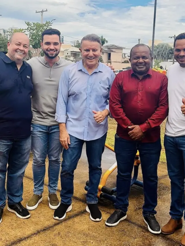 Eduardo Siqueira entrega revitalização da praça da quadra da ARSO 31 com presença inclusive do presidente e vereadores do PL