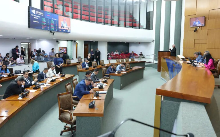 Parlamentar solicita estágio remunerado para alunos dos Colégios Militares 