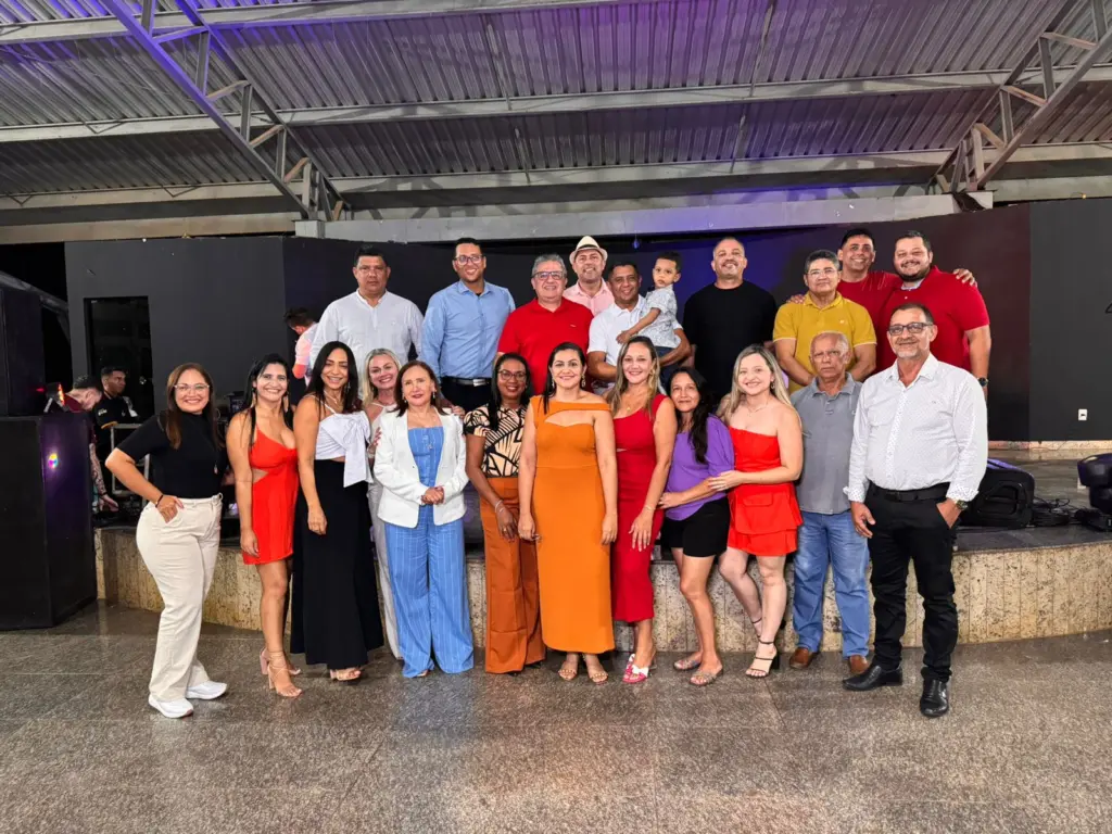 Jair Farias é prestigiado por prefeitos e vários aliados em confraternização de final de ano