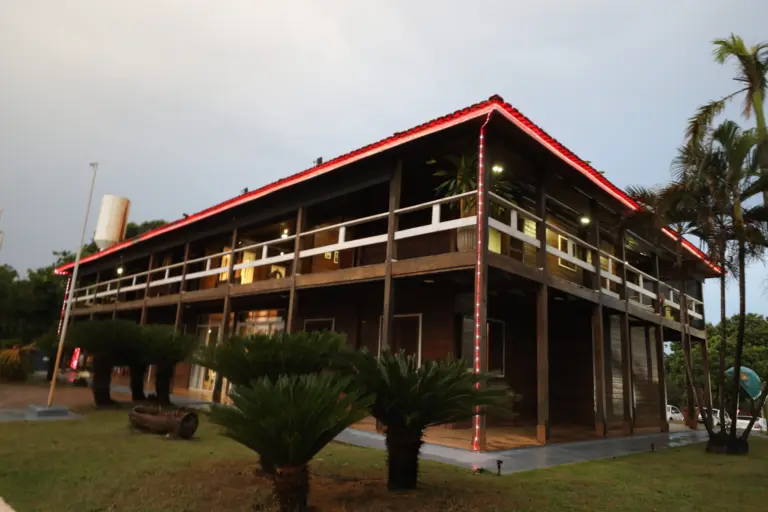 Museu Histórico do Tocantins recebe iluminação de Natal e está aberto para visitação de dia