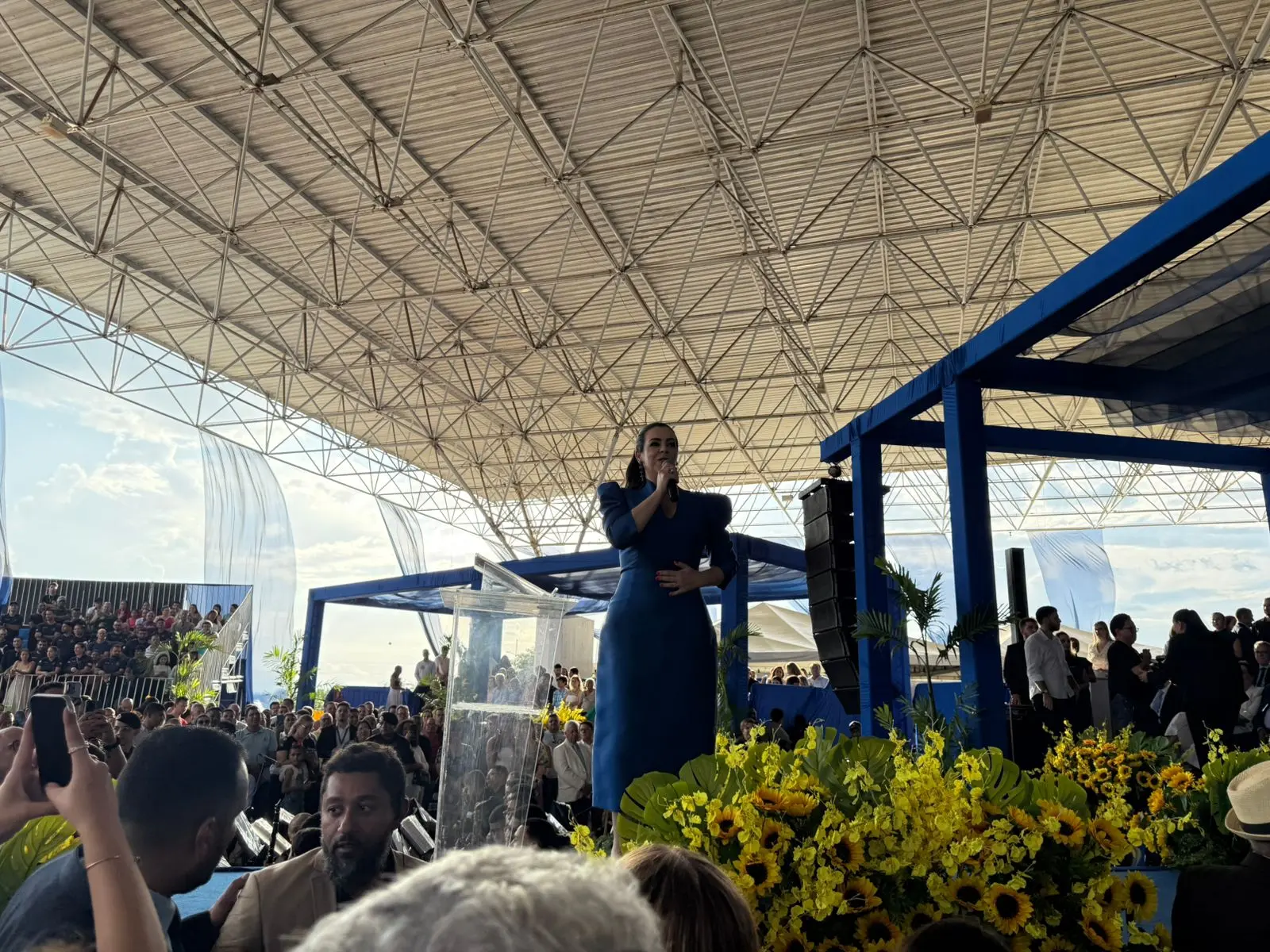 Cinthia chora em discurso de encerramento, lembra Siqueira, enaltece servidores e deixa no ar: “Não é um adeus, é um até logo”