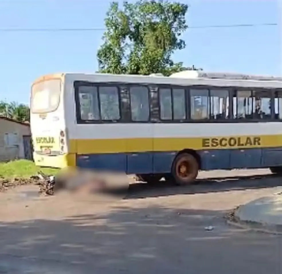 Adolescentes de 18 e 15 anos morrem após serem atropeladas por ônibus escolar em Luzimangues — Foto: Reprodução

