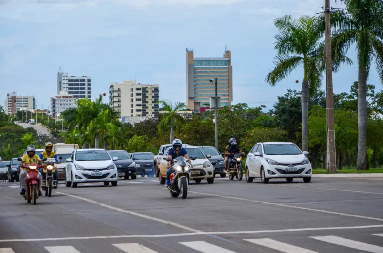 Trânsito na Avenida Teotônio Segurado - Foto: Felix Carneiro/Governo do Tocantins 