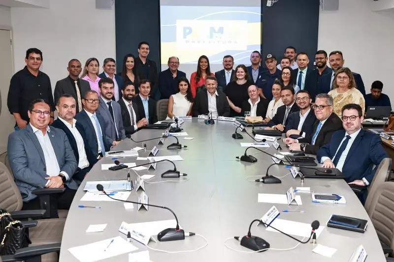 Prefeito Eduardo Siqueira Campos se reuniu com secretários para estabelecer diretrizes da nova gestão – Foto: Edu Fortes
