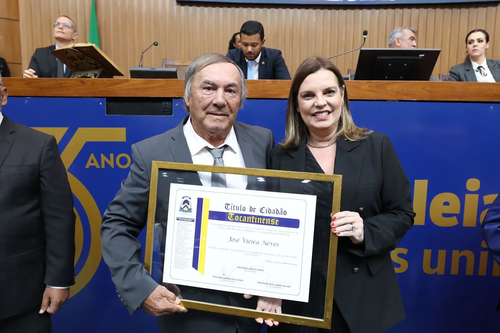 Claudia Lelis homenageia prefeito de Novo Jardim com título de Cidadão Tocantinense e destaca seu legado na região Sudeste