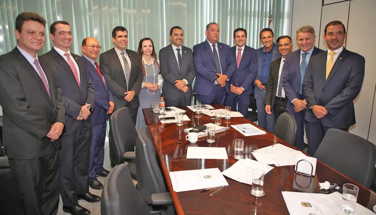 Governador defende recurso de R$ 200 milhões que articula com a bancada para atender a crescente demanda por serviços de média e alta complexidade