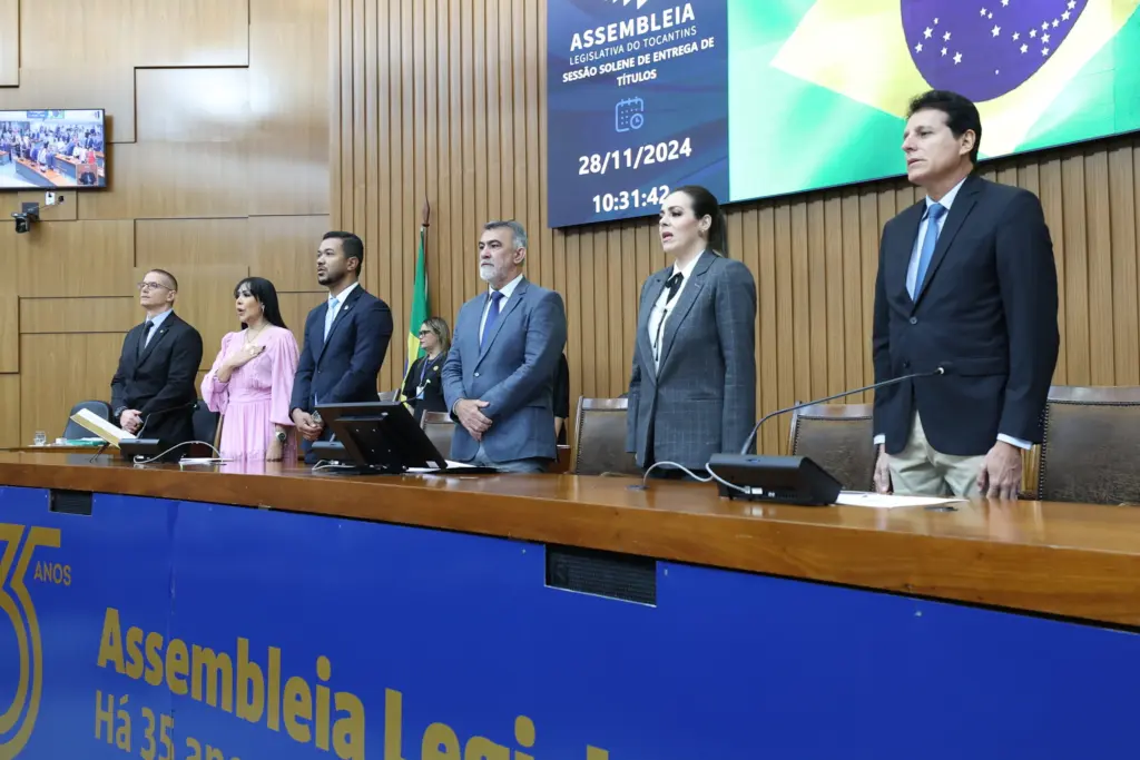 Assembleia entrega honrarias e títulos a 17 pessoas; Amélio: “Momento de homenagear quem trabalhou pelo Tocantins”