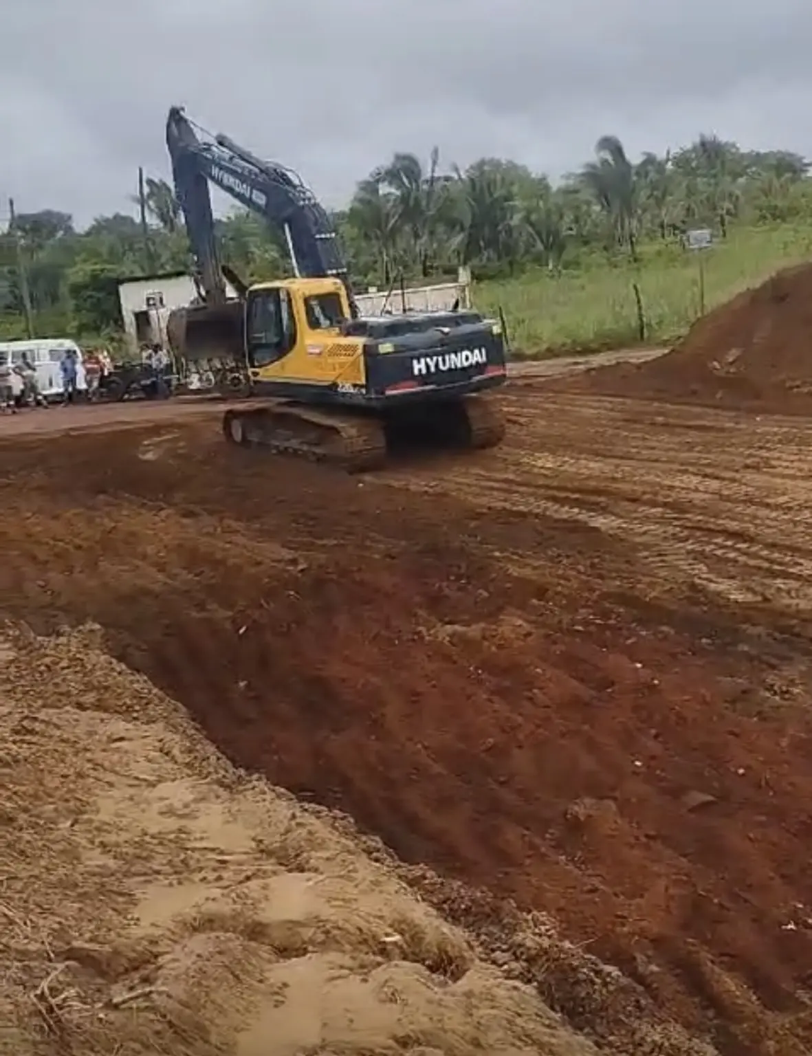 Porto para balsas em Aguiarnópolis começa a ser construído: “ritmo acelerado”, diz prefeito; Veja as imagens aqui na Gazeta!