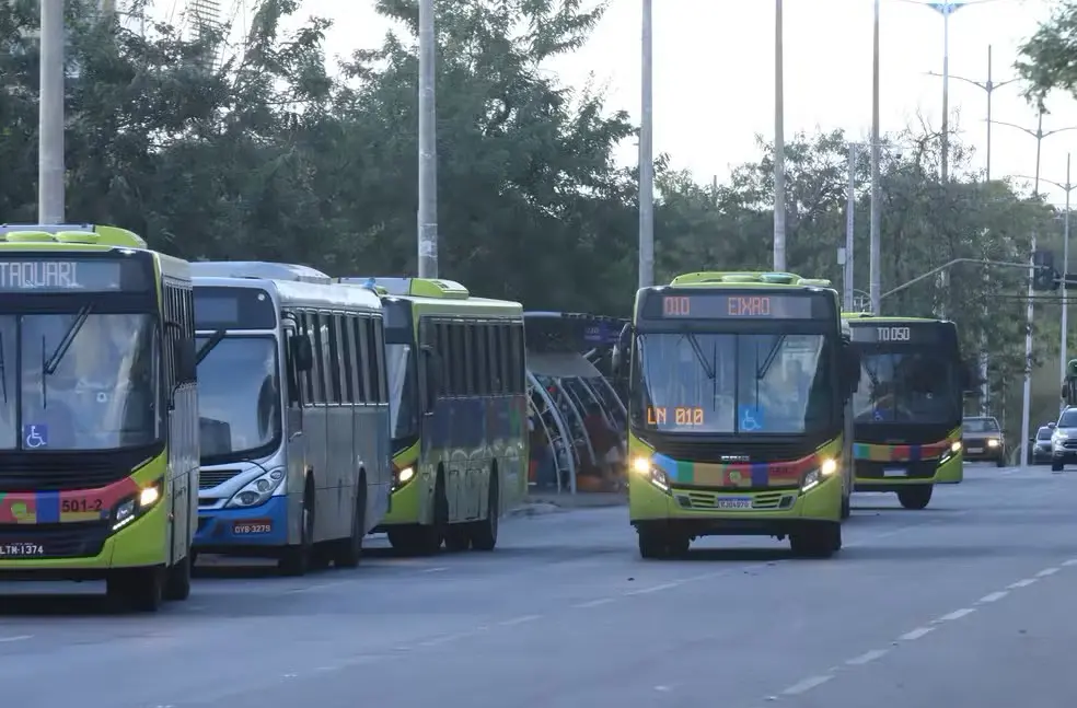 Ônibus do transporte coletivo de Palmas — Foto: Djavan Barbosa/TV Anhanguera