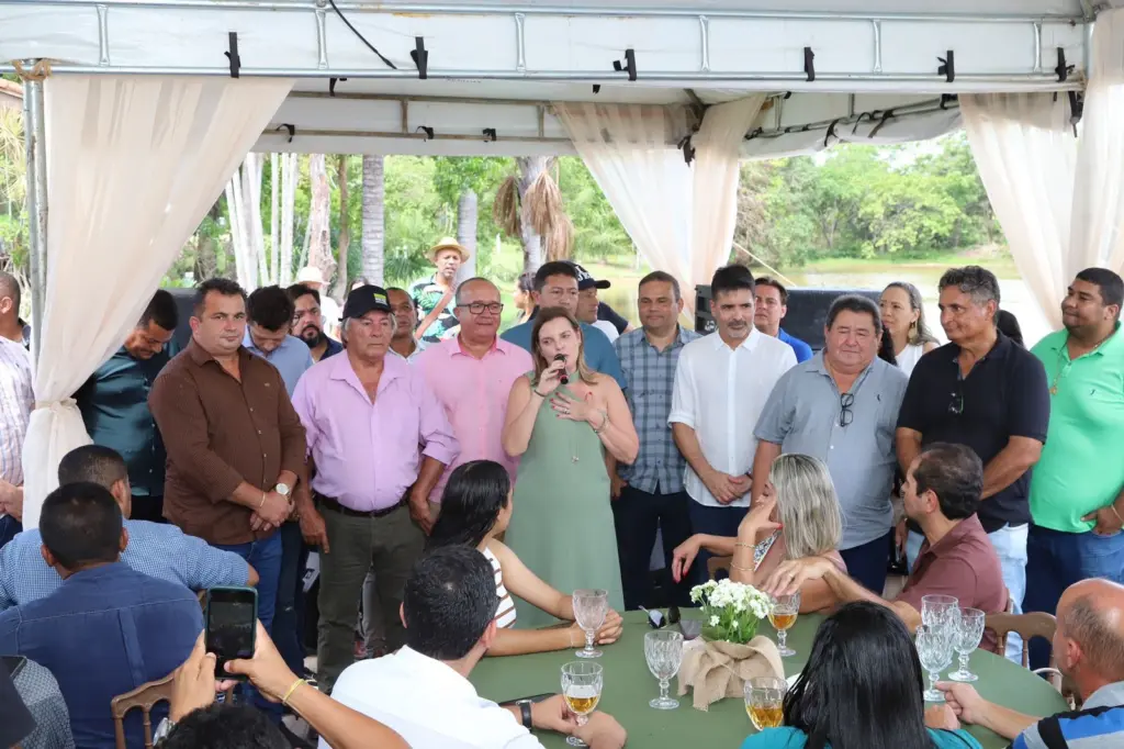 Claudia Lelis promove reunião com prefeitos e vereadores para reforçar parcerias e celebrar conquistas: “Em 2025 vamos trabalhar ainda mais” Claudia Lelis promove reunião com prefeitos e vereadores para reforçar parcerias e celebrar conquistas: “Em 2025 vamos trabalhar ainda mais”