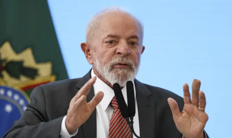 CCJ rejeita projeto do Coletivo Somos que concedia título de Cidadão Palmense a Lula
