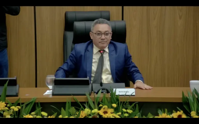 Presidente eleito: Em 1º discurso, Marilon diz que vai tornar a Câmara mais democrática e participativa e agradece governador e aliados