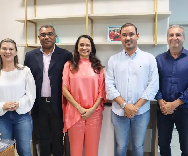 Secretária Polyanna Siqueira apresenta projetos e ações a deputado Vicentinho que garante parceria