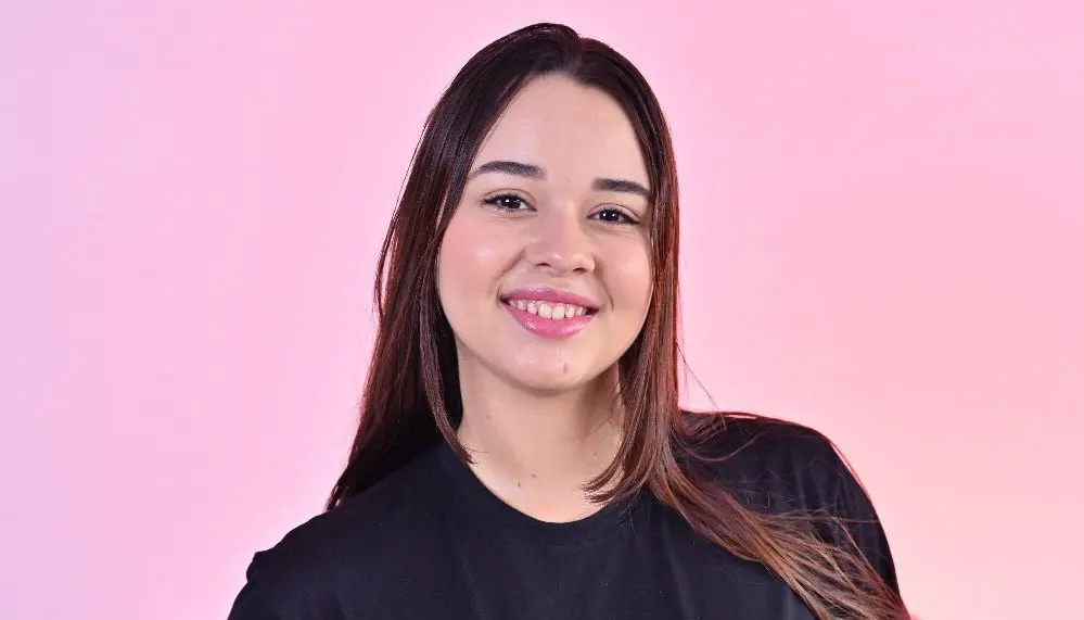 Estudante Laura Martins feliz alcançou a nota 940 na redação do Enem - Foto: Divulgação/Seduc/Governo do Tocantins 
