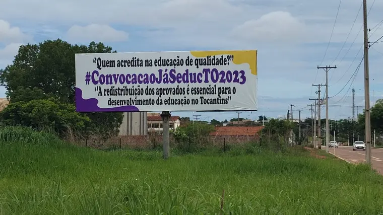 Outdoor foi colocado em uma via movimentada da capital para chamar a atenção das autoridades / Foto: Divulgação
