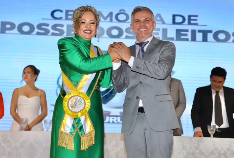 Josi Nunes toma posse emocionada: “vou continuar firme, lutando pelo desenvolvimento de Gurupi”; Dorinha e Gaguim prestigiam aliada