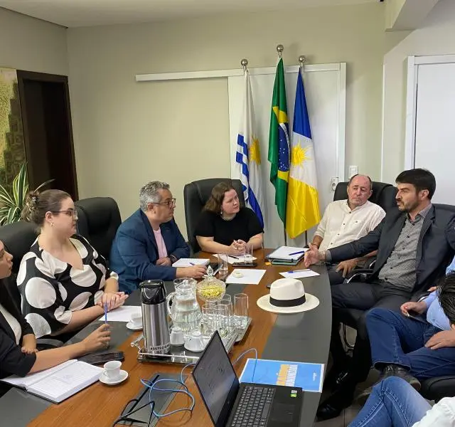 Secretária Dhieine Caminski (ao centro) apresentou aos secretários seis obras que serão construídas em Palmas – Foto: Miller Freitas/Semus