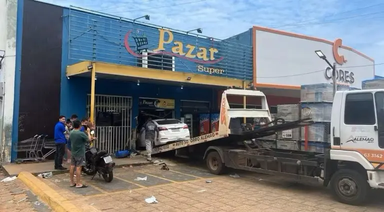 Final de semana teve invasão de carro à distribuidora que deixou feridos