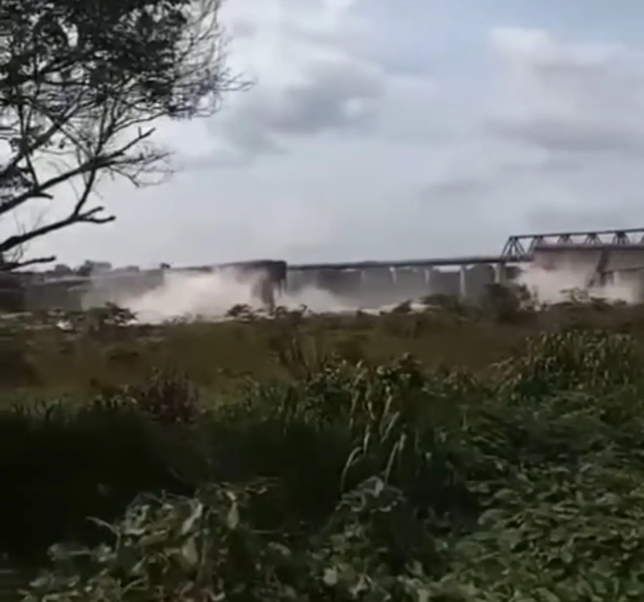 Tragédia na ponte do Estreito: Bombeiros e equipes trabalham nos resgates das vítimas; Veja aqui os desvios e rotas alternativas!