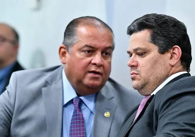 Eduardo Gomes se consolida como favorito para a vice-presidência do Senado e segue para articulações em Brasília após dias de andanças nos municípios