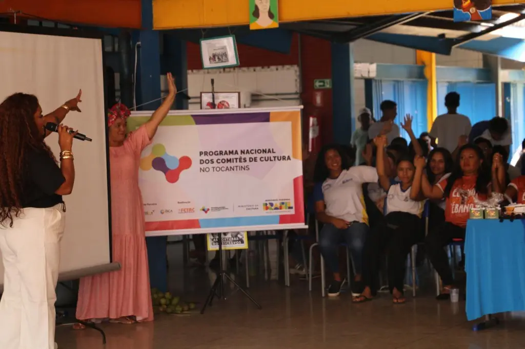 Comitê de Cultura no Tocantins leva educação antirracista à escola pública de Palmas com palestra de Maju Cotrim e apresentação cultural