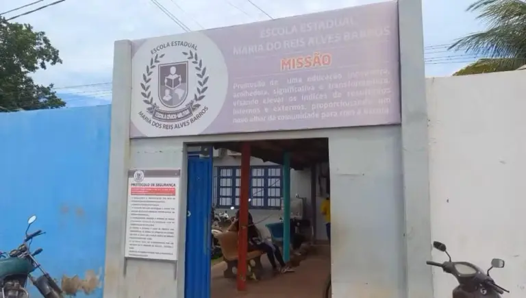 Estudante sofre parada cardíaca dentro de escola militar na hora do recreio e é socorrida por policiais