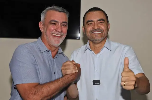 Com presença de Wanderlei, Amélio realiza jantar com maioria dos deputados na véspera da votação