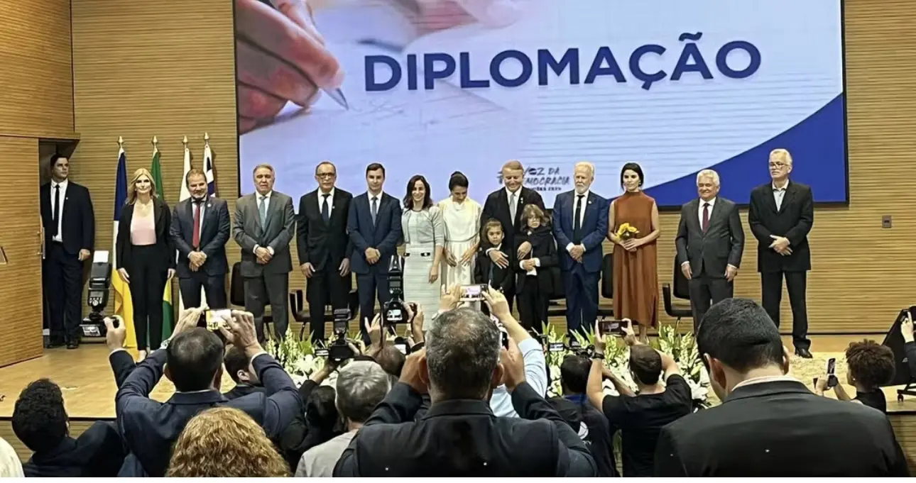 Emoção marca diplomação em Palmas; Eduardo Siqueira comemora 7º diploma e destaca confiança na democracia