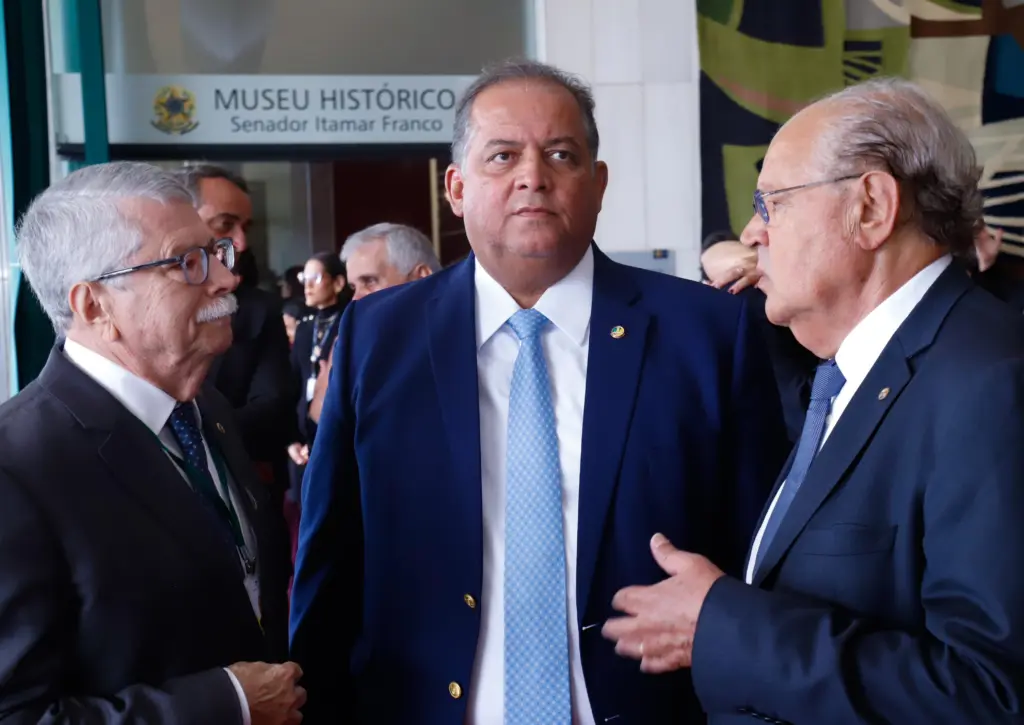 Na abertura do ano legislativo, senador Eduardo Gomes defende equilíbrio e diálogo
