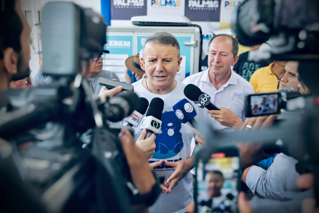 O Prefeito Eduardo Siqueira Campos anuncia melhorias na segurança e infraestrutura da capital – Foto Flávio Cavalera