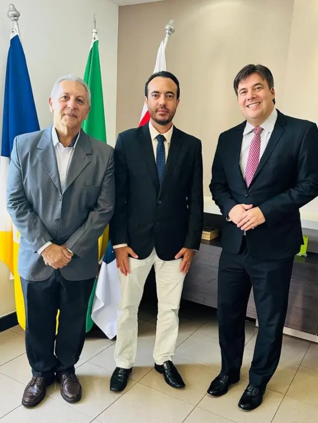 Gideon Pitaluga presidente OAB, Rogério França presidente Agesto e Edvaldo Vieira Gestor Público e Advogado - Foto: Divulgação