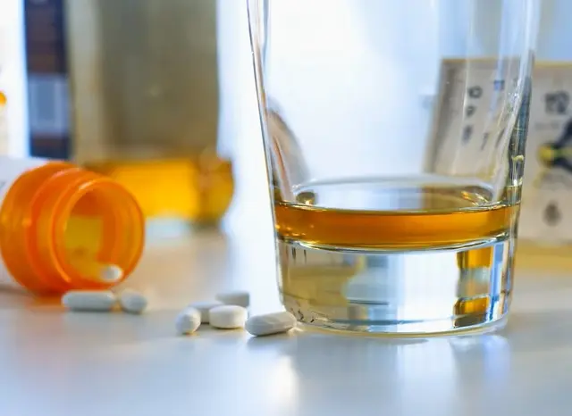 Medicamentos e álcool causam riscos a saúde - Foto: Getty Images