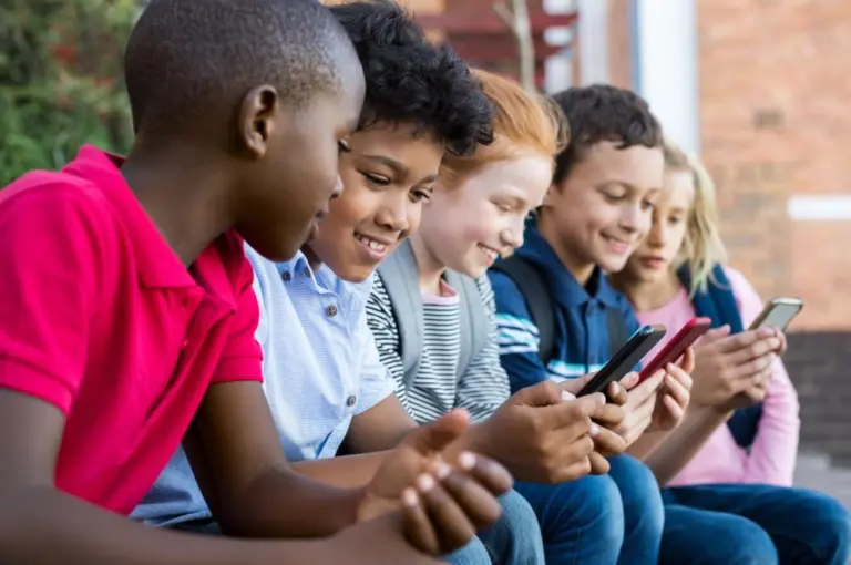 Uso de internet por crianças entre 6 e 8 anos dobrou - Foto: Getty Images Uso de internet por crianças entre 6 e 8 anos dobrou - Foto: Getty Images