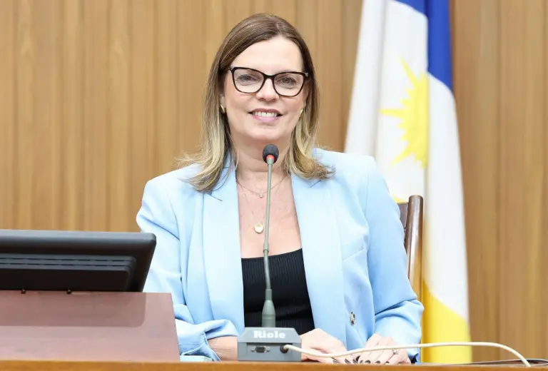 Claudia Lelis