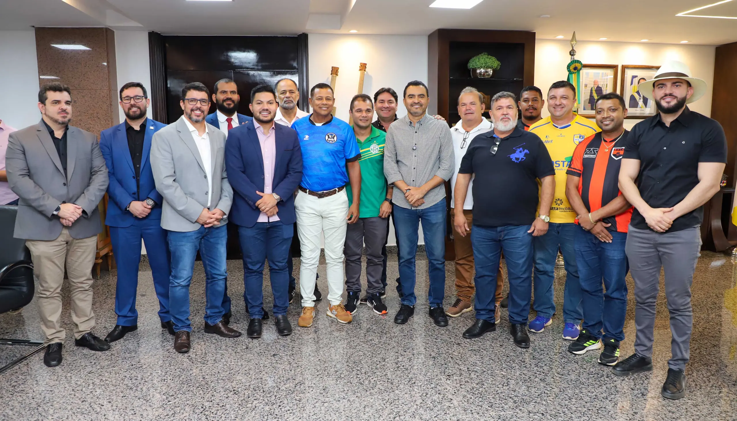 Governador Wanderlei Barbosa recebeu dirigentes dos oito principais clubes do Tocantins para discutir investimentos e apoio financeiro em 2025