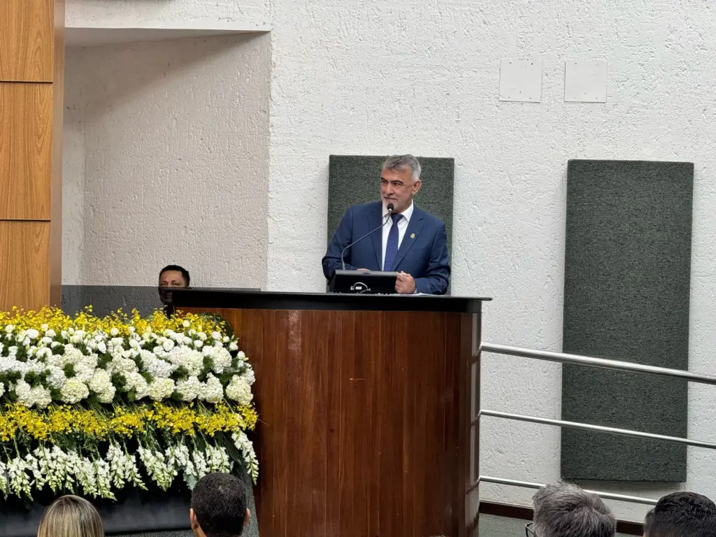 Amélio Cayres toma posse pela 2ª vez na Aleto e faz discurso de agradecimento - Foto: Divulgação