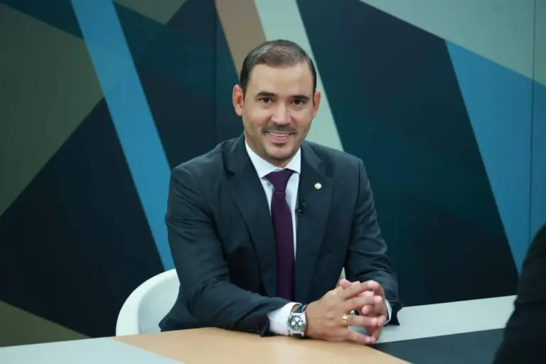 Vicentinho Júnior comemora liberação de mais recursos para fortalecer a saúde do Tocantins