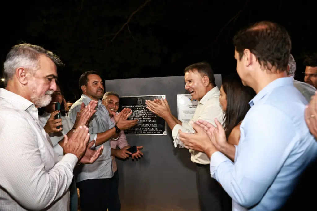 Eduardo Siqueira entrega praça revitalizada no distrito de Buritirana: “acima de tudo a cidade e o interesse público”
