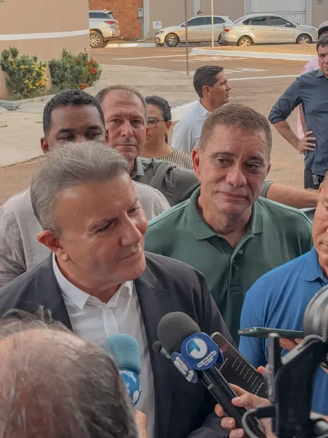 Nas redes sociais, vereador Carlos Amastha parabeniza Eduardo Siqueira Campos pelo primeiro mês de mandato e afirma que Palmas “finalmente voltou a ter prefeito”