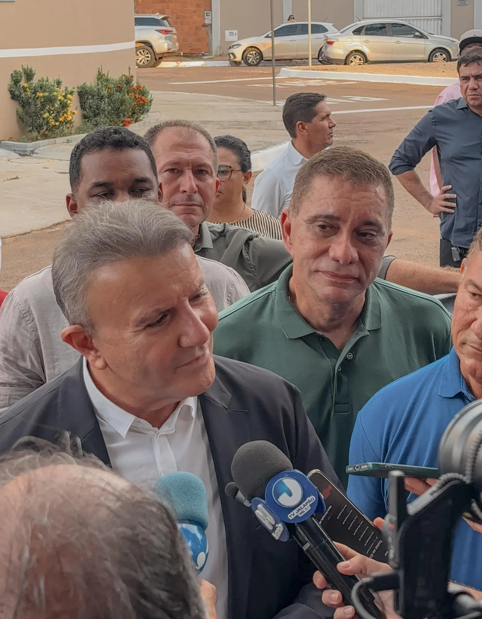 Nas redes sociais, vereador Carlos Amastha parabeniza Eduardo Siqueira Campos pelo primeiro mês de mandato e afirma que Palmas “finalmente voltou a ter prefeito”