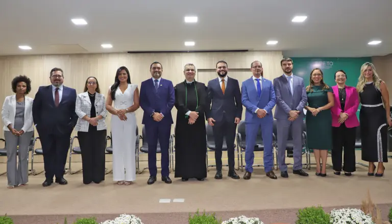 Novo defensor público-geral assume e destaca importância do atendimento à população vulnerável; Governador prestigia 