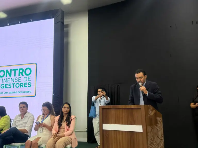 ATM reúne 100 prefeitos, Wanderlei, Dorinha, Amélio e Laurez com discursos de apoio aos municípios; Governador faz apelo por convergência e avisa: “Vou continuar fazendo o que dou conta”